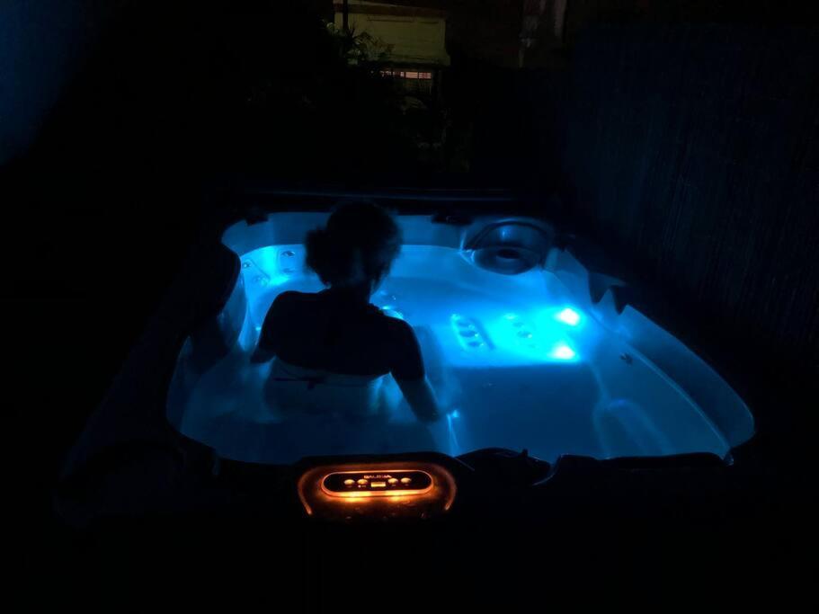 Logement Dans Un Lieu Calme Et Verdoyant A Proximite De Tout Avec Jacuzzi!!! Basse-Terre Zewnętrze zdjęcie