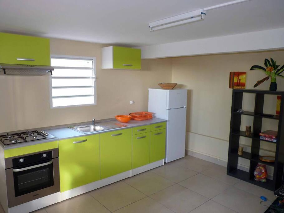 Logement Dans Un Lieu Calme Et Verdoyant A Proximite De Tout Avec Jacuzzi!!! Basse-Terre Zewnętrze zdjęcie